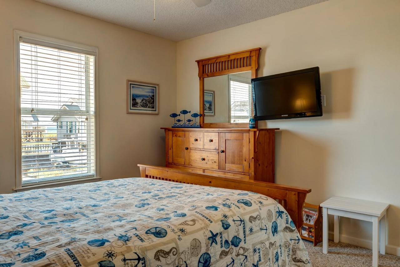 Waters Edge - Private Dock! Only Two Blocks From The Bay Or The Gulf! Plenty Of Parking For Cars Or Boats Home Dauphin Island Esterno foto