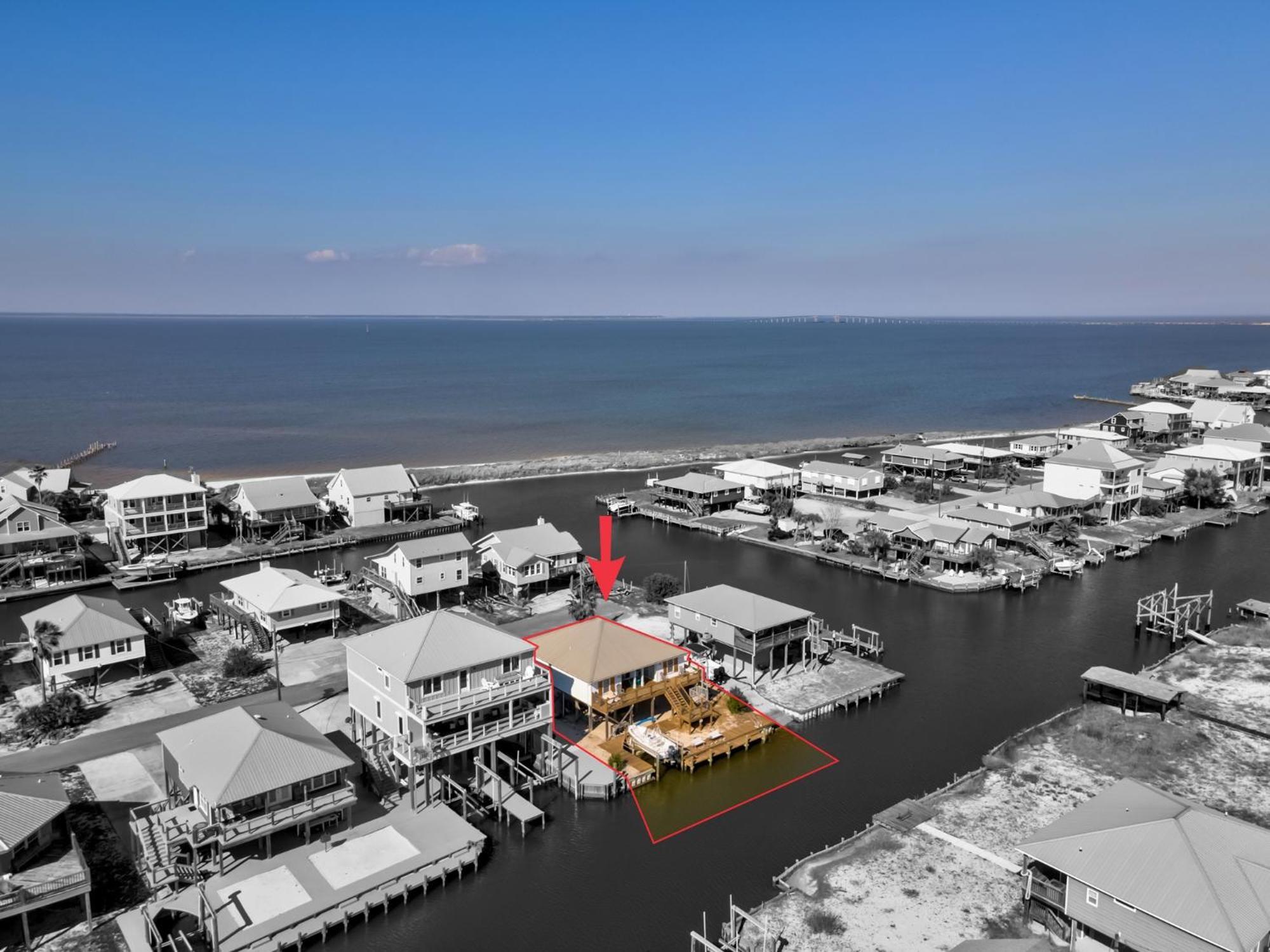 Waters Edge - Private Dock! Only Two Blocks From The Bay Or The Gulf! Plenty Of Parking For Cars Or Boats Home Dauphin Island Esterno foto