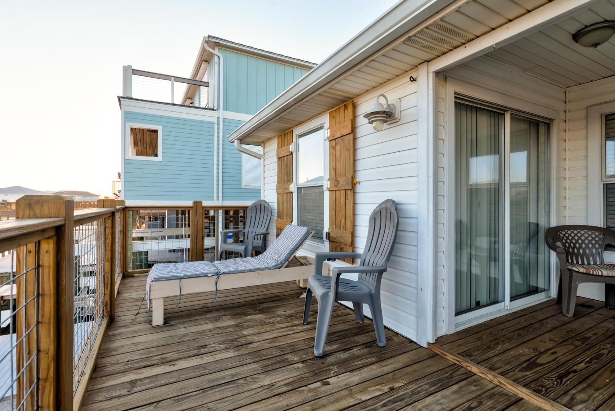 Waters Edge - Private Dock! Only Two Blocks From The Bay Or The Gulf! Plenty Of Parking For Cars Or Boats Home Dauphin Island Esterno foto